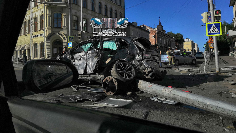 Фото с места аварии в соцсетях опубликовал автообозреватель Эрик Давидович,...