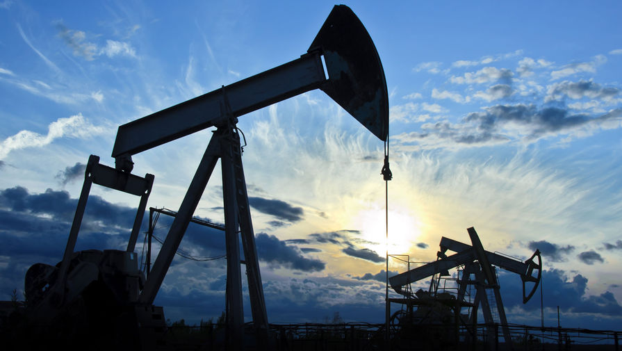 Росстат: Россия в июле опустилась на третье место в мире по объему добычи нефти