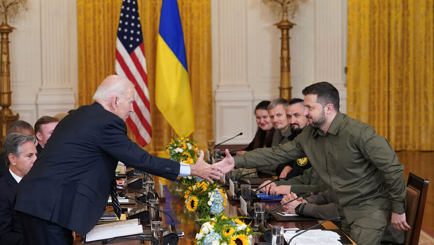 В Совфеде назвали срок прекращения финансирования Украины со стороны США