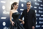 Анджелина Джоли и Брэд Питт на красной дорожке
