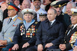 Президент России Владимир Путин на праздновании Дня Военно-морского флота России в Балтийске