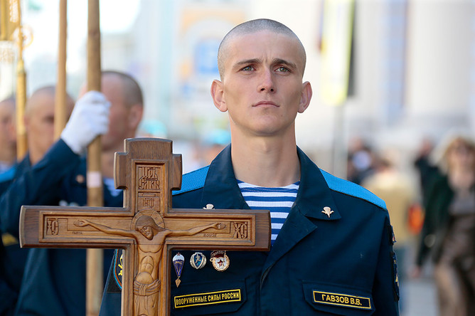 Крестный ход от храма Илии Пророка до Красной площади в рамках празднования Дня ВДВ в Москве