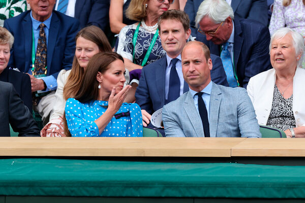 Первый образ: Женственность и изысканность