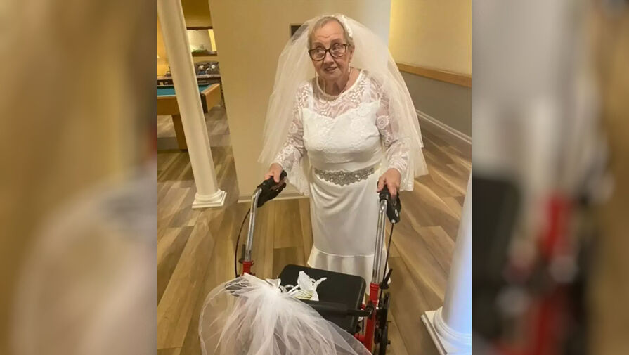 77-летняя пенсионерка женилась сама на себе, чтобы надеть свадебное платье мечты