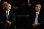 Президент США Барак Обама и спикер палаты Джон Бейнер во время панихиды по экс-спикеру Тому Фоли в Капитолии в Вашингтоне, 29 октября 2013 года