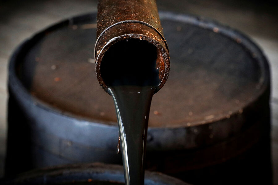 Цена нефти Brent на бирже упала ниже $77 за баррель впервые с 27 декабря 2021 года 