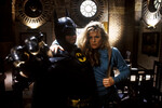 Майкл Китон и Ким Бейсингер в кадре из фильма «Бэтмен», 1989 год