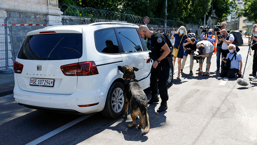 Полиция на улицах Женевы в предверии встречи Владимира Путина и Джо Байдена
