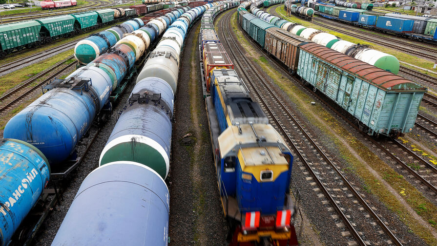 Первые 60 вагонов с цементом прибыли в Калининград транзитом через Литву