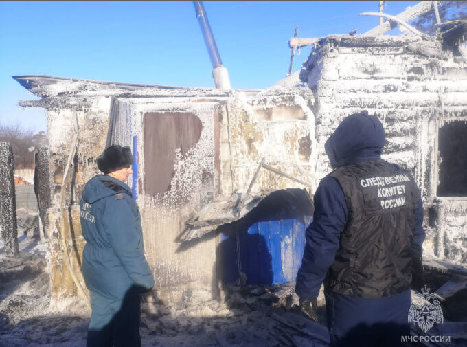 Бабушка-опекун погибших при пожаре детей в Приамурье скончалась от ожогов