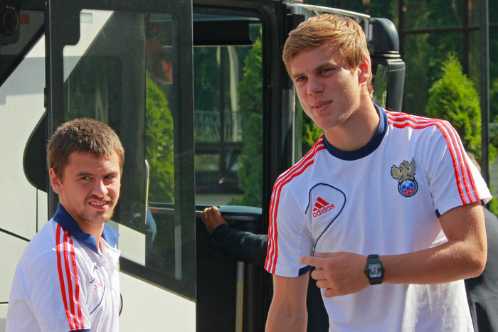 Георгий Щенников (слева) и Александр Кокорин привлекают внимание западных клубов и сами не прочь отправиться зарубеж