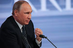 Владимир Путин во время итоговой пресс-конференции