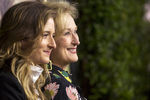 Грейс Гаммер с матерью Мэрил Стрип на премьере картины «Суфражистка», в которой они снялись вместе, 2015 год