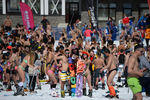 Участники высокогорного карнавала BoogelWoogel на гонолыжном курорте «Роза Хутор» в Сочи