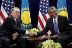 Президент Казахстана Нурсултан Назарбаев и президент США Барак Обама во время встречи на Генассамблее ООН в Нью-Йорке, 2015 год
