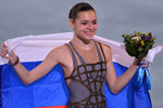 Аделина Сотникова, завоевавшая золотую медаль на соревнованиях по фигурному катанию в женском одиночном катании на XXII зимних Олимпийских играх в Сочи, 2014 год 
