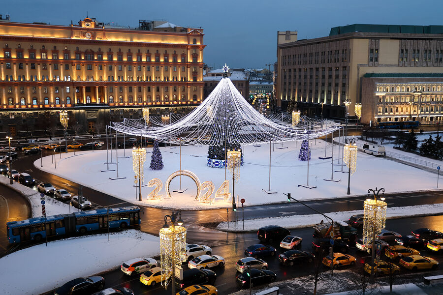 Новогодняя ель на&nbsp;Лубянской площади в&nbsp;Москве