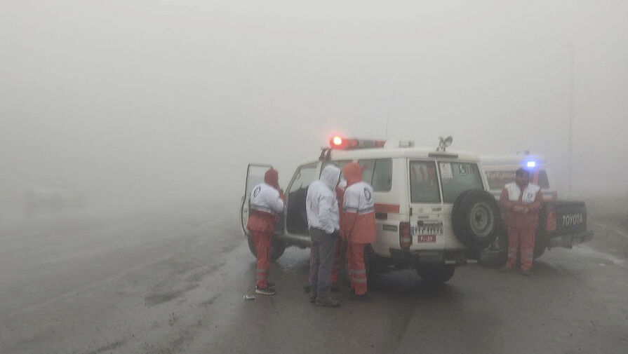 Иранские спасатели выдвинулись к месту падения вертолета президента страны
