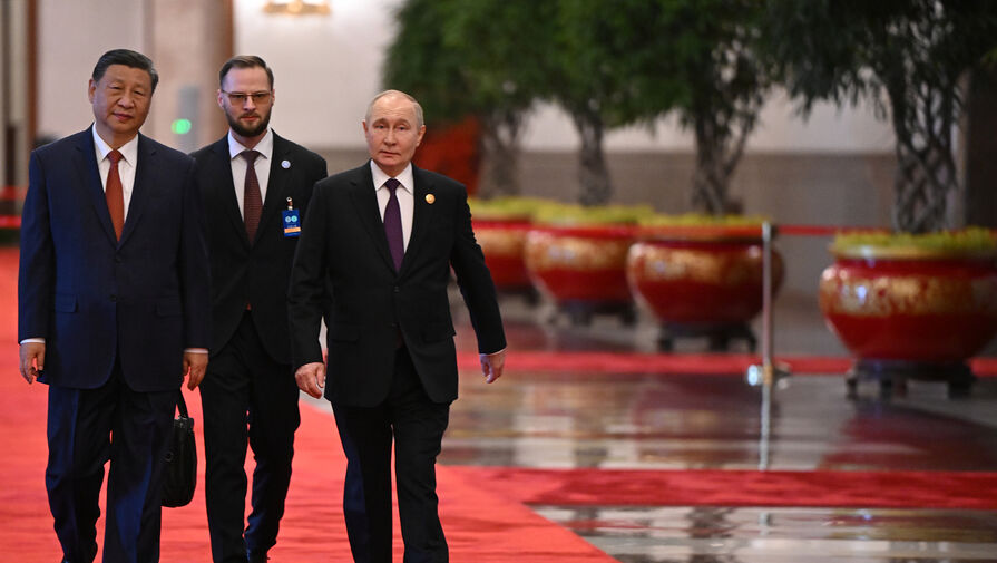 Путин пообещал Си Цзиньпину проинформировать его по украинскому вопросу