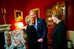 43-й президент США Джордж Буш-мл., первая леди Лора Буш и Нэнси Рейган в Вашингтоне, 2004 год