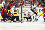 Атака на ворота «Питтсбурга» в седьмом матче серии 1/4 полуфинала плей-офф НХЛ.