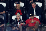 Актриса Дженнифер Сибел, ее муж губернатор Калифорнии Гэвин Ньюсом, певица Леди Гага и предприниматель Майкл Полански на 58-м Супербоуле в Лас-Вегасе, 11 февраля 2024 года
