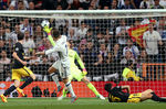 Мадридский «Реал» разгромил «Атлетико» со счетом 3:0 в первом полуфинальном матче Лиги чемпионов