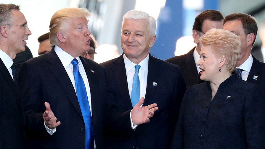 Президент США Дональд Трамп, премьер-министр Черногории Душко Маркович и президент Литвы Даля Грибаускайте (слева направо) 