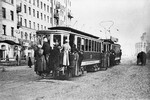 Трамвай с пассажирами начала 1920-х годов с прицепом на улицах Москвы