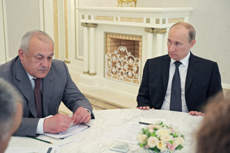 Президент РФ Владимир Путин поднял на встрече с главой Северной Осетии острые вопросы