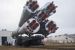 Транспортировка ракеты-носителя с космическим кораблем «Союз-9» к месту старта. Космодром Байконур. 1971 год