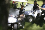 Барак Обама играет в гольф во время отпуска, 21 августа 2014 года