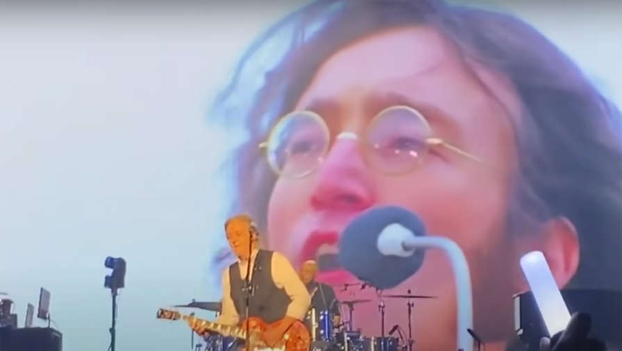 Пол Маккартни спел с виртуальным Джоном Ленноном впервые за 53 года