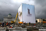 Подготовка к установке памятника святому равноапостольному князю Владимиру на Боровицкой площади
