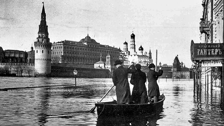 Во время наводнения в&nbsp;Москве, апрель 1908 года