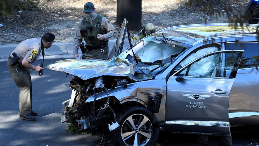 Последствия автомобильной аварии, в&nbsp;которой пострадал гольфист Тайгер Вудс в&nbsp;Лос-Анджелесе, 23 февраля 2021 года 
