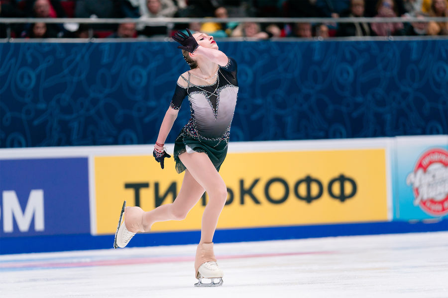 Софья Муравьева выступает в короткой программе на чемпионате России — 2022