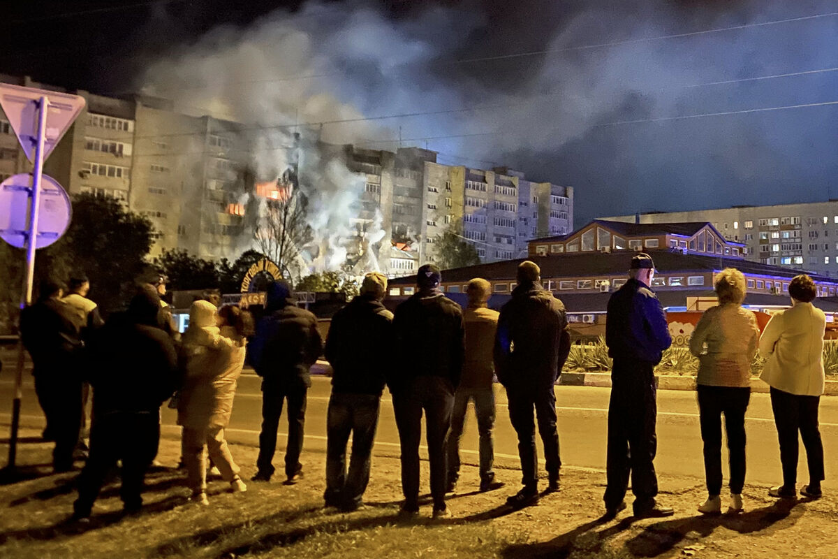 Власти: жителям дома в Ейске купят квартиры, если пострадавший дом не  восстановят - Газета.Ru | Новости