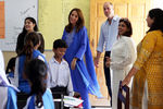 Герцогиня Кэтрин во время посещения одной из школ в ходе визита в Пакистан, 15 октября 2019 года