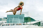 Участница чемпионата по экстремальным прыжкам в воду в Норвегии, 25 августа 2023 года