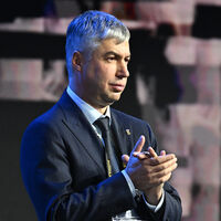 Аяқпен жыныс мүшесін таптау