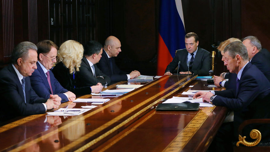 Председатель правительства России Дмитрий Медведев проводит совещание с вице-премьерами России, 11 февраля 2019 года