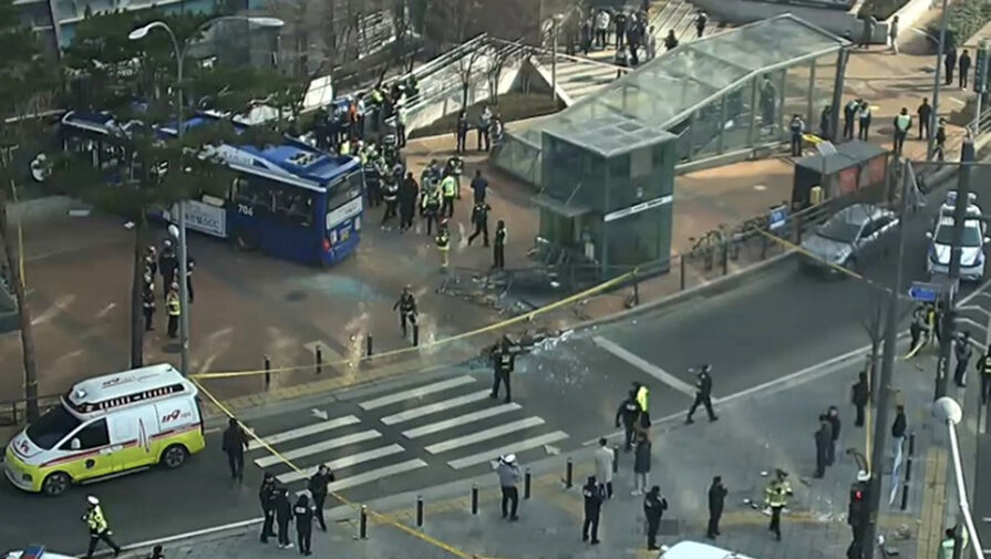 Автобус врезался в здание в Южной Корее