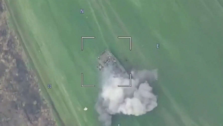 МО России показало видео уничтожения украинского танка огнем прямой наводкой