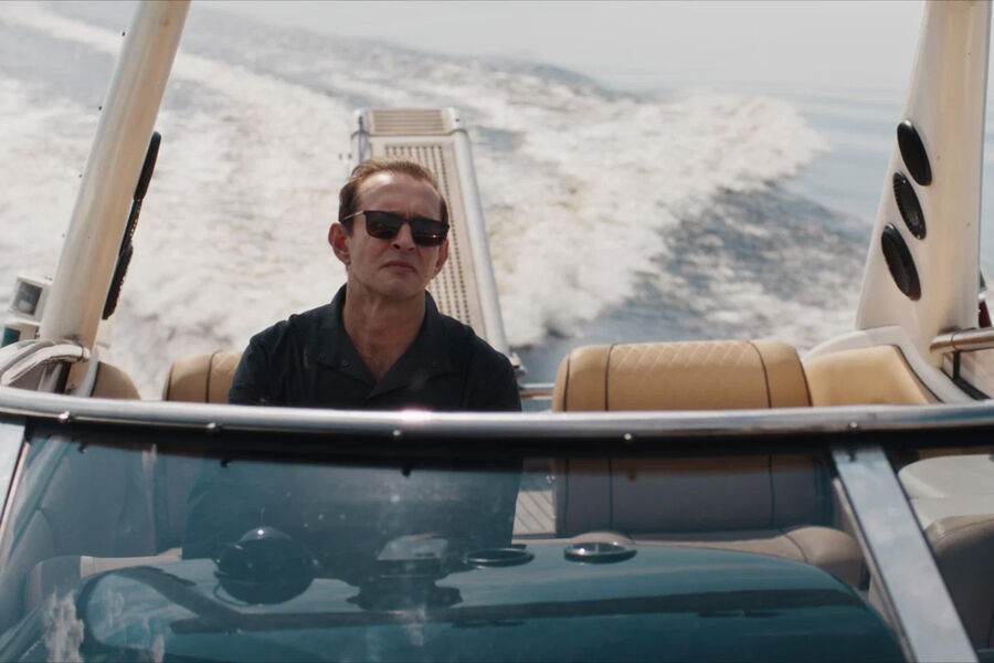 <b>«Авиатор», реж. Егор Михалков-Кончаловский</b>
<br><br>
<b>Где и когда смотреть:</b> в кино — с 20 ноября
<br><br>
Экранизация романа Евгения Водолазкина о мужчине (Александр Горбатов), который приходит в себя после многих десятилетий криосна и постепенно вспоминает свою жизнь в начале XX века. Режиссером ленты стал автор дилогии «Антикиллер» Егор Михалков-Кончаловский, в актерском составе — Евгений Стычкин, Константин Хабенский, Ирина Пегова, Софья Эрнст и Евгения Добровольская.