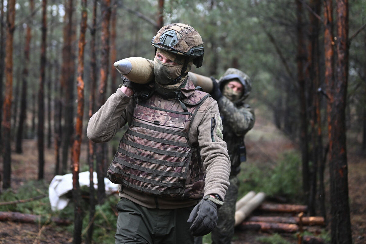 Сырые спальники, лисьи норы и украинская грязь: военные РФ рассказали о  проблемах быта на передовой - Газета.Ru