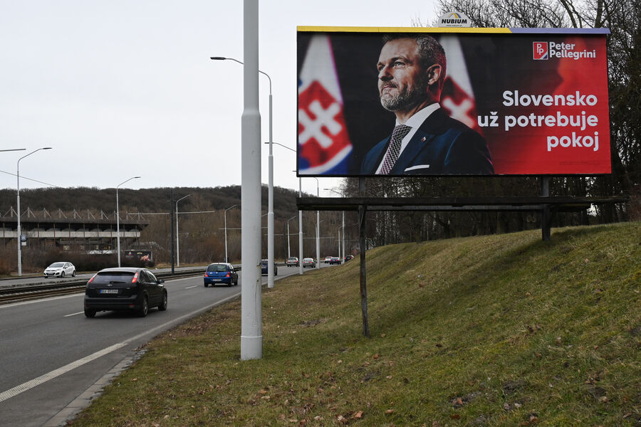 Иван vs Петера: Словакия выбирает президента и будущее в западном клубе