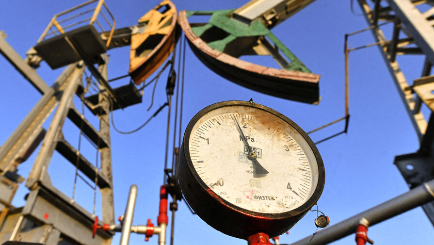 Стоимость нефти Brent впервые за месяц превысила $63 за баррель