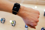 Часы Apple Watch в магазине в Берлине