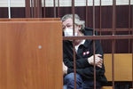 Актер Михаил Ефремов в Таганском суде Москвы во время избрания меры пресечения по делу о ДТП со смертельным исходом, 9 июня 2020 года